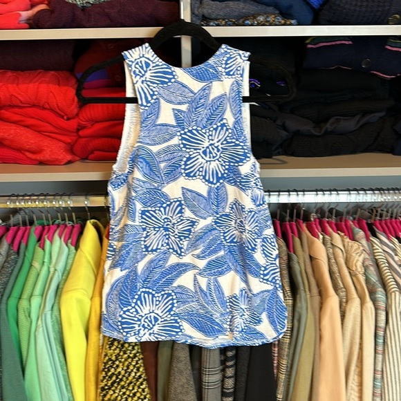 Loft blue and white flower print tank top size XS​ - Picture 3 of 3